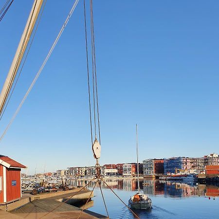 50 M Till Bad I Centrala Skaerhamn Buitenkant foto