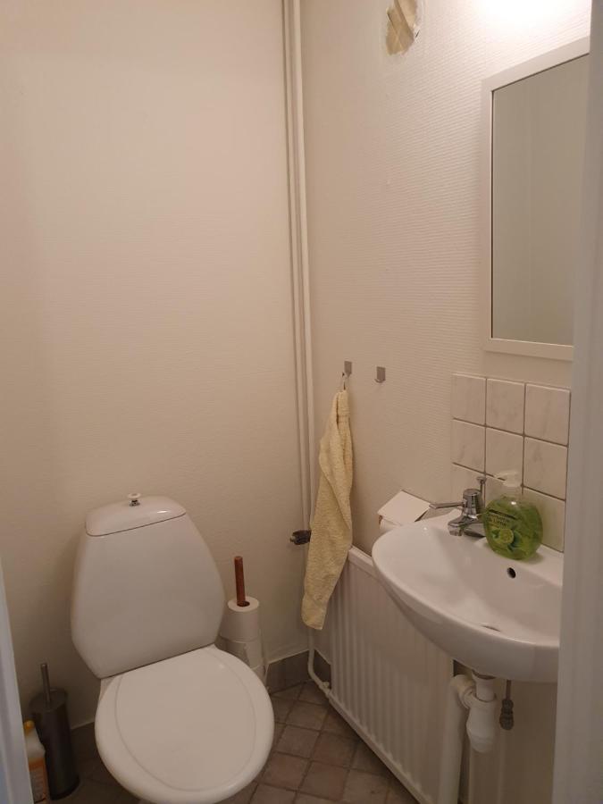 50 M Till Bad I Centrala Skaerhamn Buitenkant foto